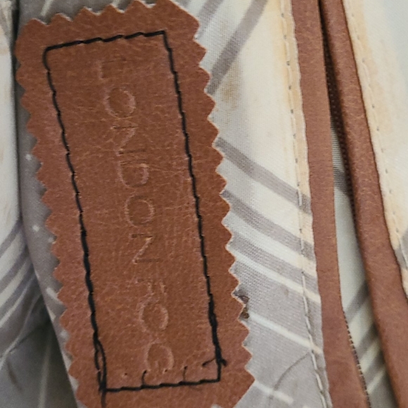 London Fog Handbag/ Purse - Picture 8 of 8